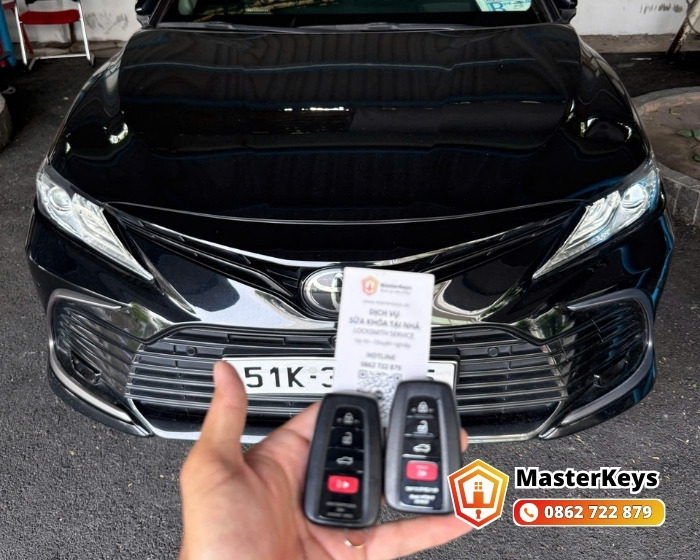 Lập trình smartkey Toyota tại hầm xe chung cư đường Nguyễn Trọng Tuyển Tân Bình