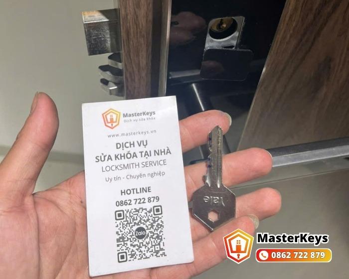 Lắp hệ thống khóa điện tử 50 phòng cho khách sạn khu Hoàng Văn Thụ Tân Bình