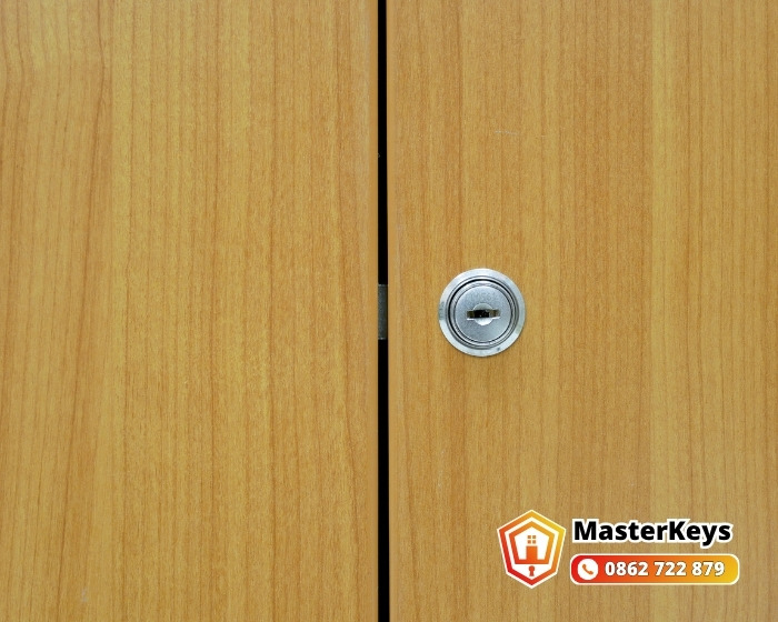 Lắp khóa tủ locker phòng gym cho khách sạn 4 sao khu Hoàng Văn Thụ Tân Bình