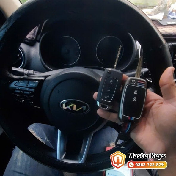 Lập trình smartkey KIA tận nơi tại bãi đỗ xe khu Zen Home Quận 8
