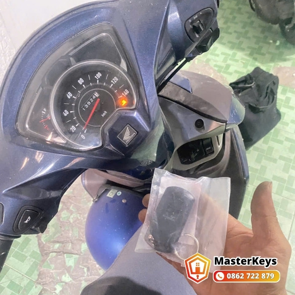 Làm chìa xe máy Honda Wave dự phòng tại khu dân cư Hưng Phú Quận 8