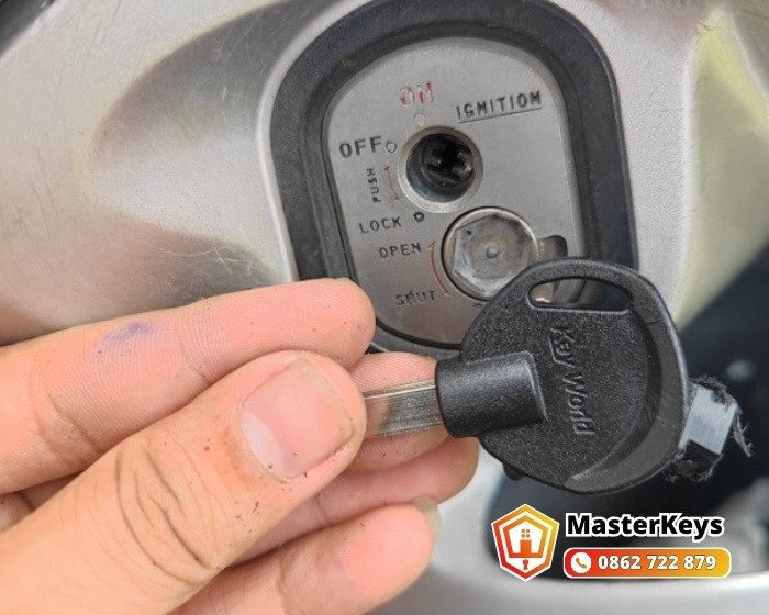 Làm chìa xe máy Honda Wave tận nơi cho sinh viên nhà trọ khu Lũy Bán Bích Tân Phú