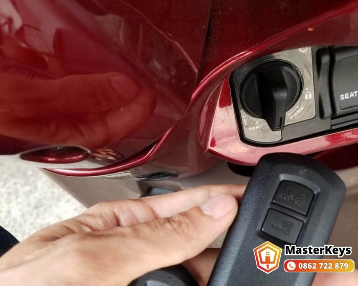 Honda Lead Dùng Loại Chìa Nào? Smartkey Hay Chìa Cơ?