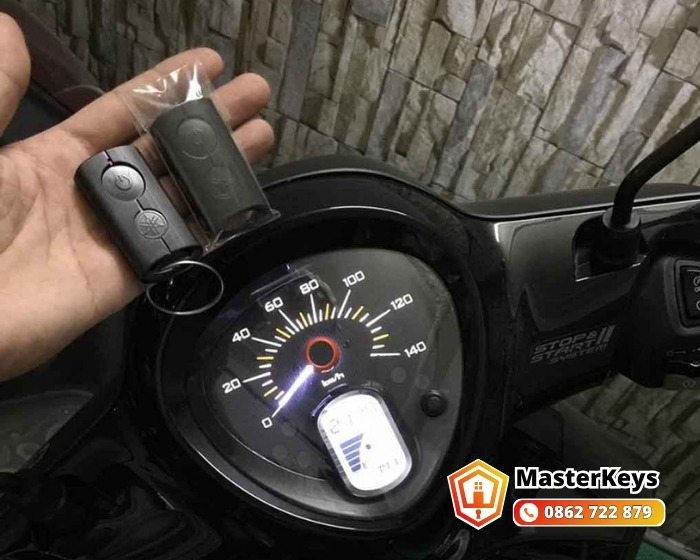 Làm chìa xe máy Honda SH tận nơi cho nhân viên salon tóc khu Lê Văn Sỹ Phú Nhuận