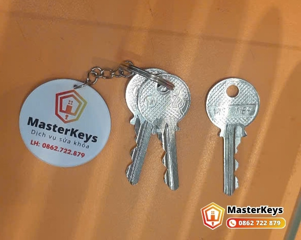 Thợ MasterKeys làm chìa khóa tận nơi tại Quận 1 bằng máy cắt CNC
