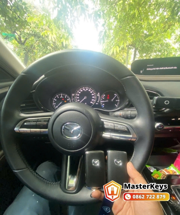 Lập trình smartkey Toyota tại bãi đỗ xe khu thương mại đường Hồng Bàng Quận 11