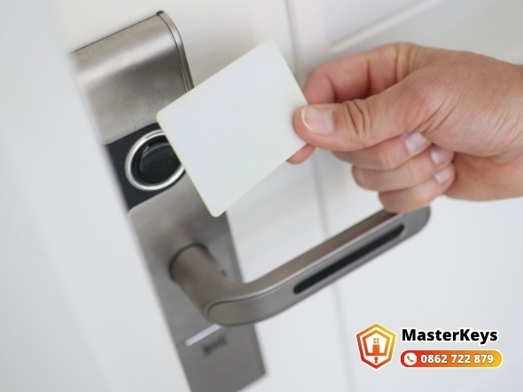Thẻ từ Mifare DESFire và Salto RFID không sao chép được – MasterKeys tư vấn giải pháp thay thế
