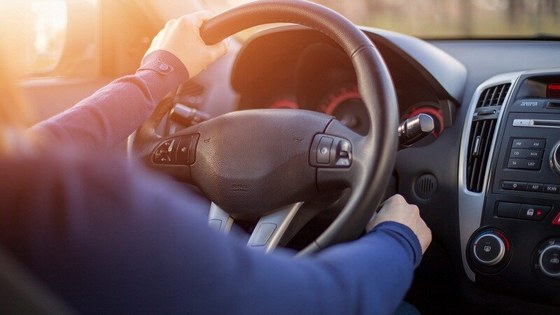 Chìa khoá ô tô hết pin - Cách mở khóa và khởi động xe hiệu quả