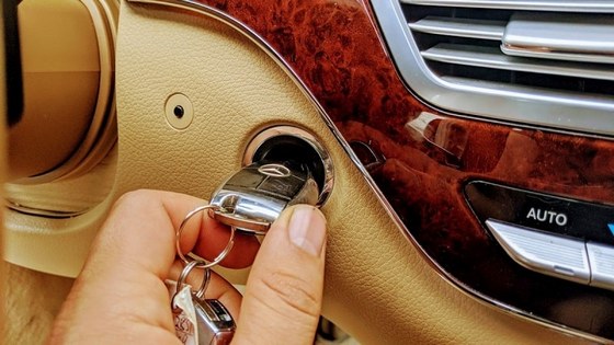 Những Cách Mở Khoá Xe Mercedes từ A-Z | Masterkeys