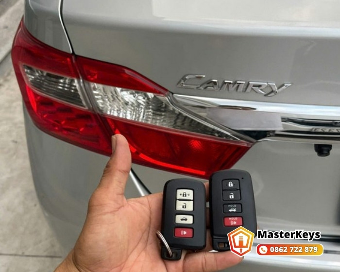 Quy Trình Làm Chìa Khóa Toyota Camry Tại Chỗ Như Thế Nào?
