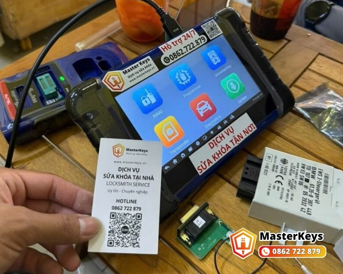 Quy Trình Làm Chìa Khóa BMW Tại MasterKeys Diễn Ra Như Thế Nào?