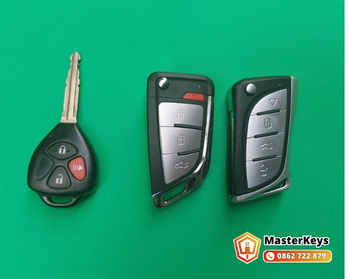 Nên Làm Chìa Khóa Toyota Ở Đâu: Thợ Khóa Hay Đại Lý?