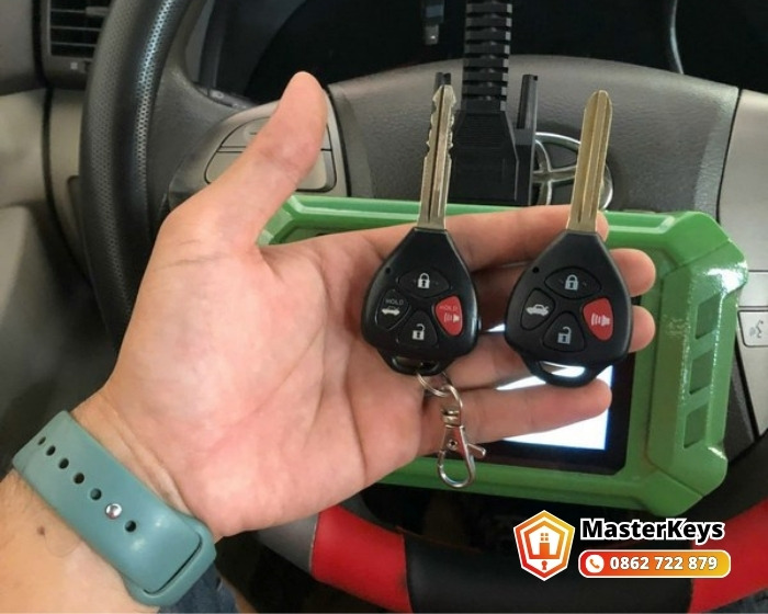 Quy Trình Làm Chìa Khóa Toyota Tại Chỗ Như Thế Nào?