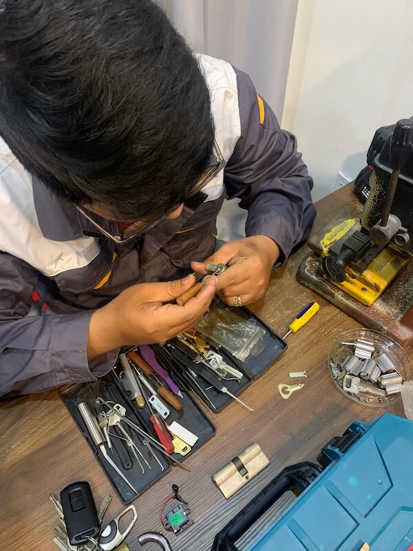 [Tuyển Sinh] Học nghề Thợ Khóa Tại MasterKeys | Thu Nhập Không Giới ạn | Cam Kết Việc Làm