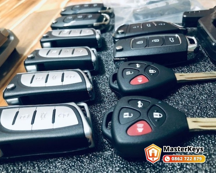 Làm Chìa Fortuner Tại Đại Lý Toyota Hay Thợ Khóa Chuyên Nghiệp?
