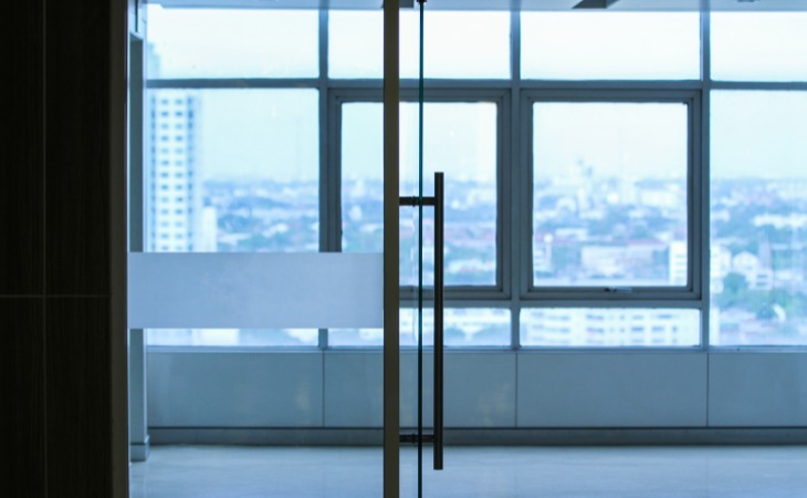5 Cách Mở khóa cửa kính cường lực bị kẹt chi tiết