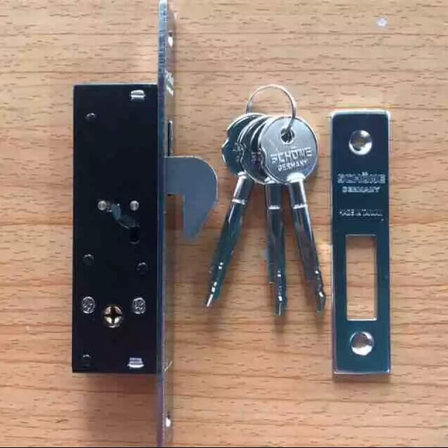 Bộ khóa cửa và chìa MasterKeys sửa chữa cho khách hàng