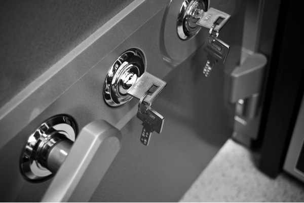 Cách Sử Dụng Két Sắt Cơ Toàn Tập Cho Người Mới