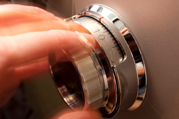 Cách Sử Dụng Két Sắt Cơ Toàn Tập Cho Người Mới