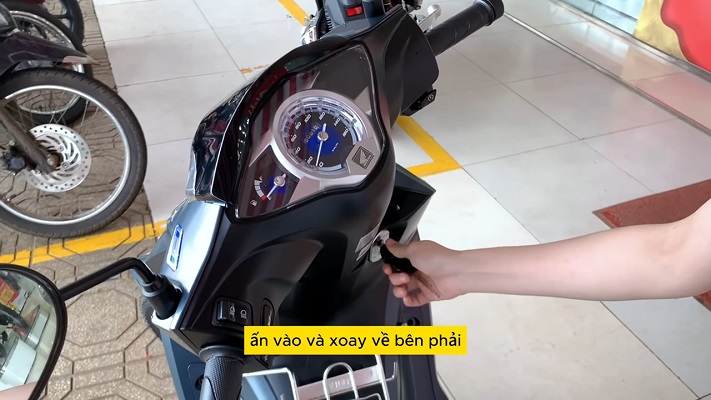 Hướng Dẫn Cách Khóa Cổ Xe Wave Đơn Giản, Dễ Hiểu