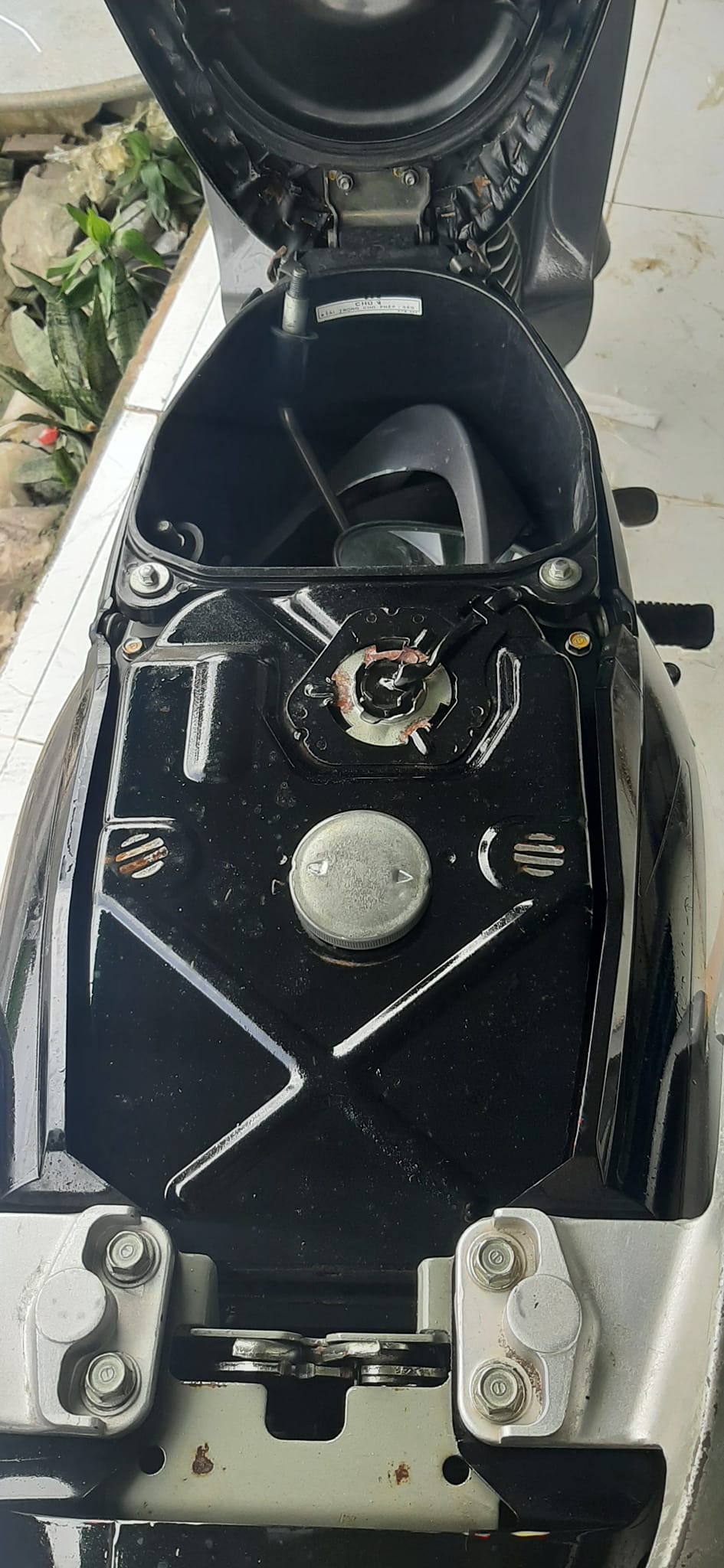 Cách Mở Cốp Xe Future: Toàn Tập Hướng Dẫn Xử Lý Sự Cố 2025 Cách Mở Cốp Xe Future: Toàn Tập Hướng Dẫn Xử Lý Sự Cố 2025