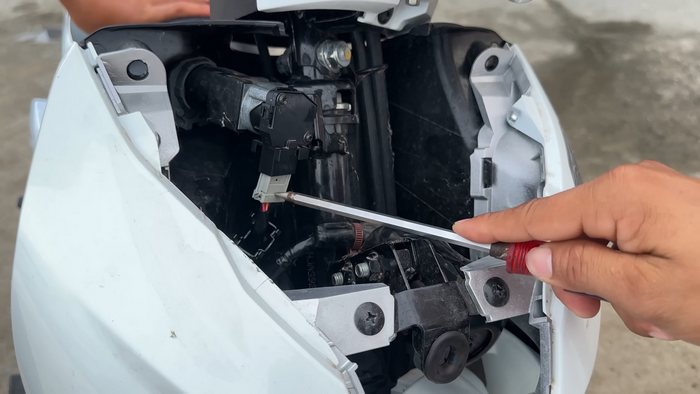 Cách Nổ Máy Xe Wave Khi Mất Chìa Khóa Mà Không Hại Xe