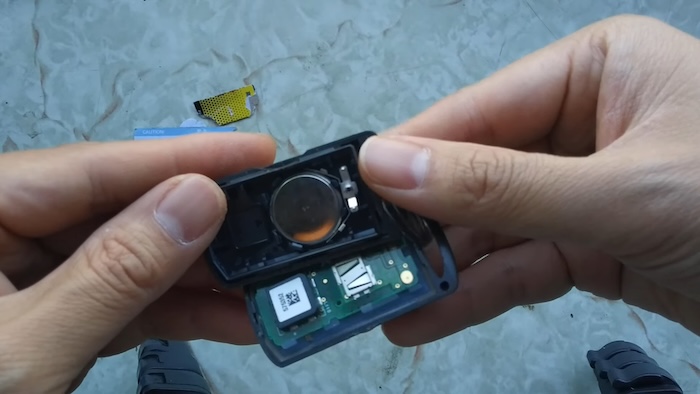 Chìa Khóa Xe Janus Hết Pin | Hướng Dẫn Xử Lý Từ A-Z Ngay Tại Nhà