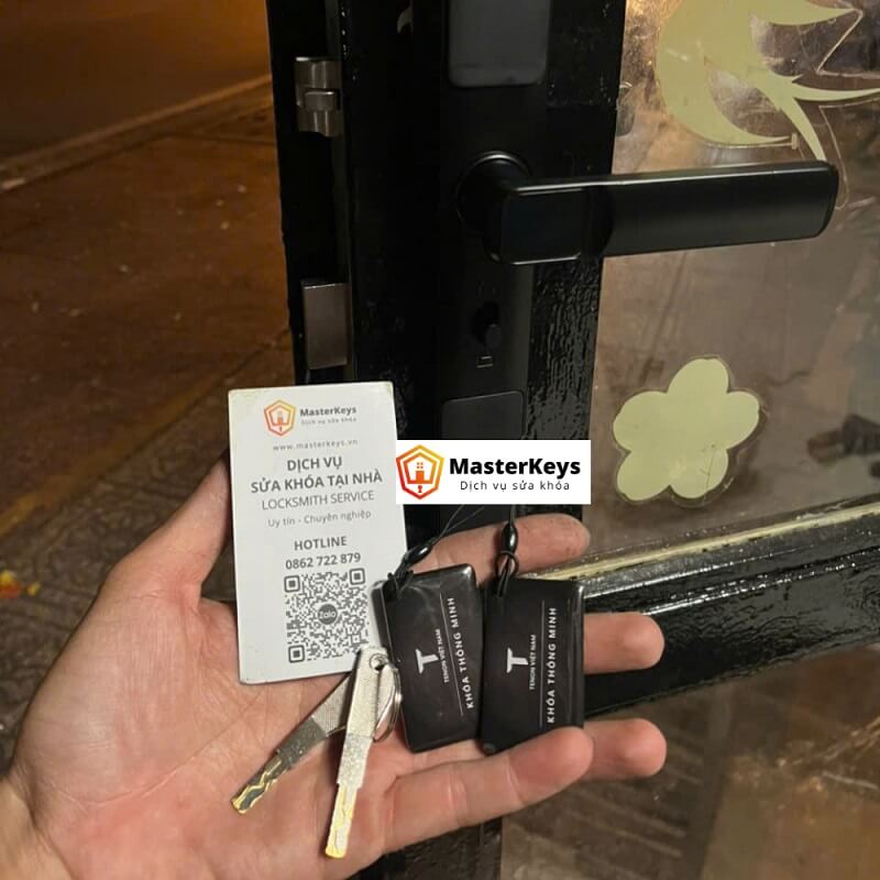 Cách Sử Dụng Khoá Cửa Vân Tay Chi Tiết Từ A Đến Z