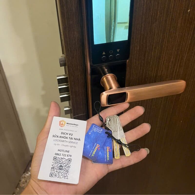 Cách Xóa Vân Tay Trên Khóa Cửa An Toàn Và Chính Xác Nhất