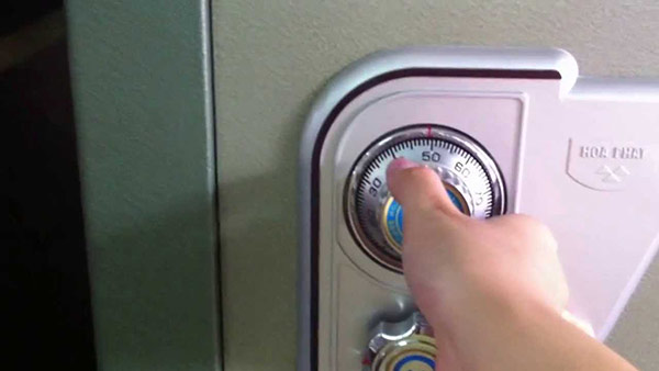 Cách Mở Két Sắt Hòa Phát An Toàn Nhanh Chóng Từ Chuyên Gia