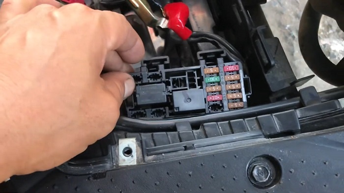 Cầu Chì Xe Vision Nằm Ở Đâu? Hướng Dẫn Tìm Và Thay Tại Nhà