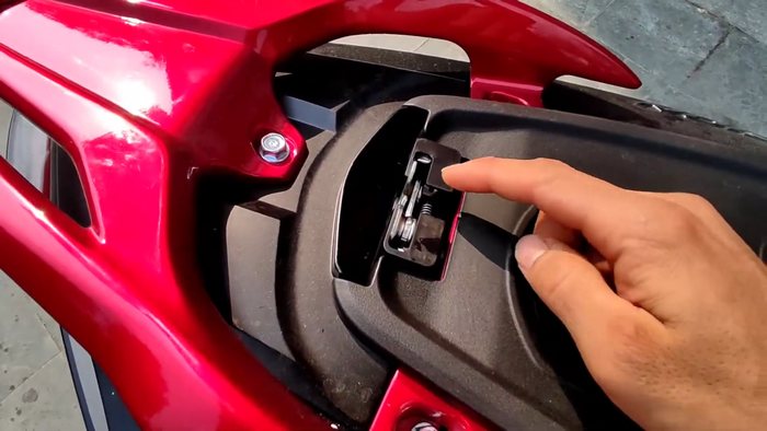 Cốp Xe Vision Không Đóng Được: 7 Nguyên Nhân & Cách Sửa Nhanh