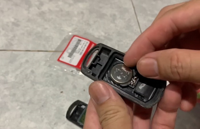 Thay Pin Chìa Khoá SH | 5 Dấu Hiệu, Cách Tự Làm