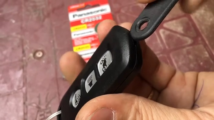 Thay Pin Chìa Khoá SH | 5 Dấu Hiệu, Cách Tự Làm