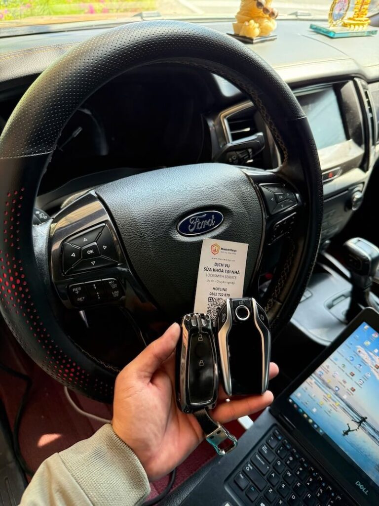 Dịch Vụ Làm Chìa Khoá Honda CRV | Uy Tín | Có Mặt Trong 15P