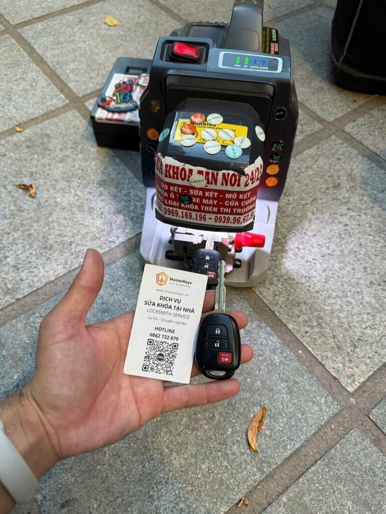 Làm Chìa Khóa Chevrolet Cruze Uy Tín | Smartkey, Remote, Chìa Cơ