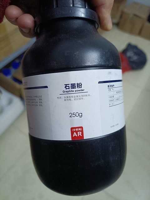Có Nên Xịt RP7 Vào Ổ Khóa? Sự Thật Từ Thợ Lành Nghề