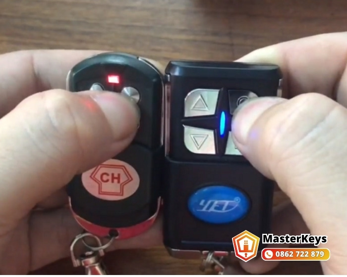Sao Chép Remote Cửa Cuốn Mã Nhảy — Tại Sao Không Thể Tự Làm?