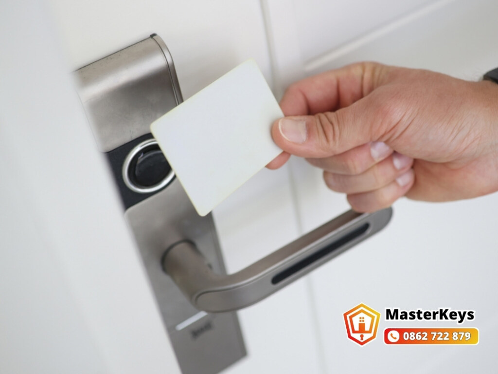 Kiểm tra thẻ từ chống sao chép cho tòa nhà văn phòng khu Nguyễn Chí Thanh Quận 10