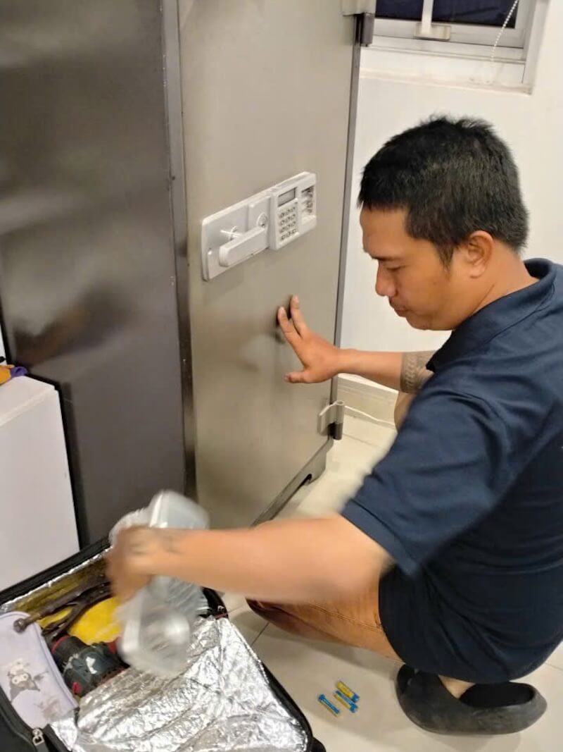 Dịch Vụ Sửa Khóa Két Sắt 24/7 Uy Tín | Mở Két An Toàn | Không Phá Hỏng