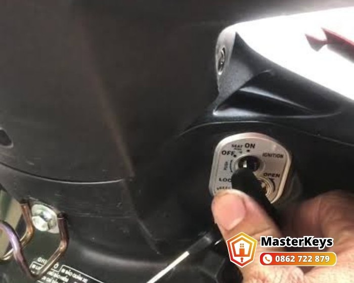 Cách Mở Cốp Xe Wave Chuẩn Khi Còn Chìa Khóa