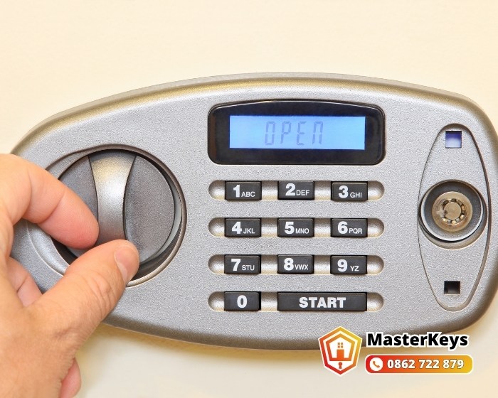 Cách mở két sắt điện tử đúng thao tác