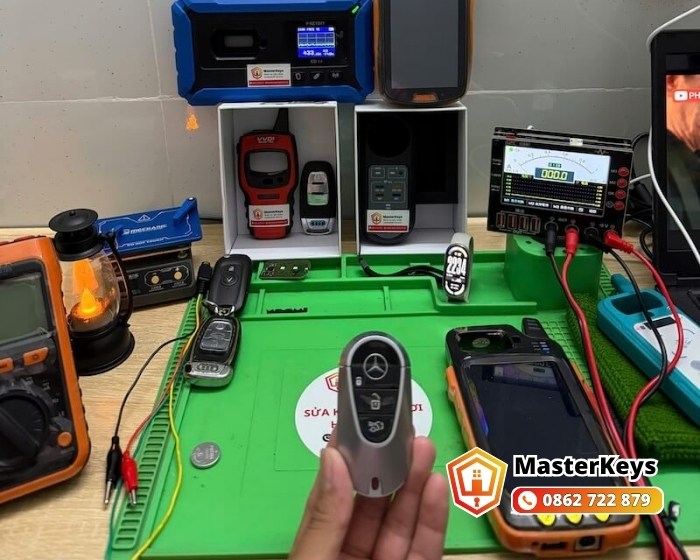 Làm Chìa Khóa Mercedes Bao Nhiêu Tiền?