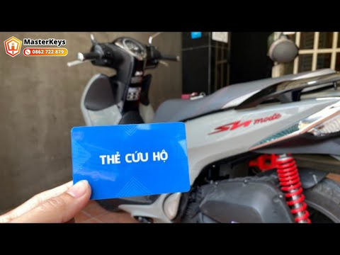 Cách 2 — Quẹt thẻ cứu hộ màu xanh, chỉ áp dụng cho xe đã lắp Smartkey độ (bên thứ 3):