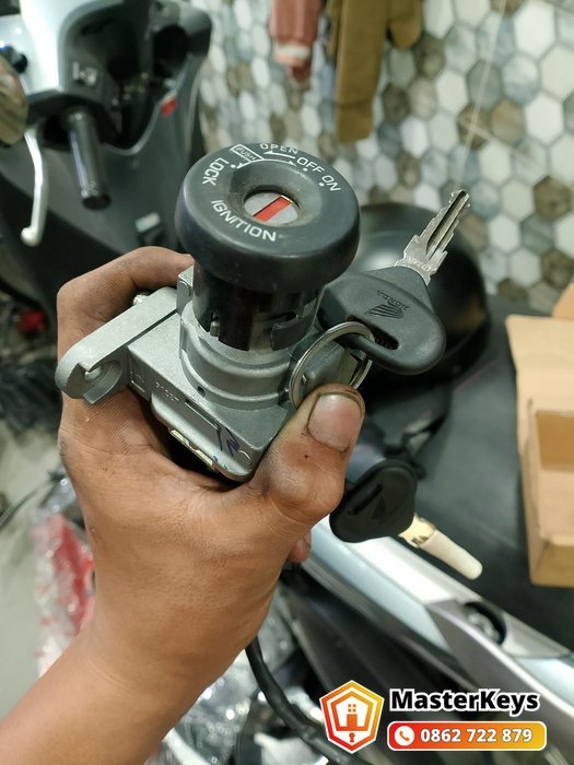 thay ổ khóa xe sh bao nhiêu tiền — dấu hiệu cần thay ổ khóa