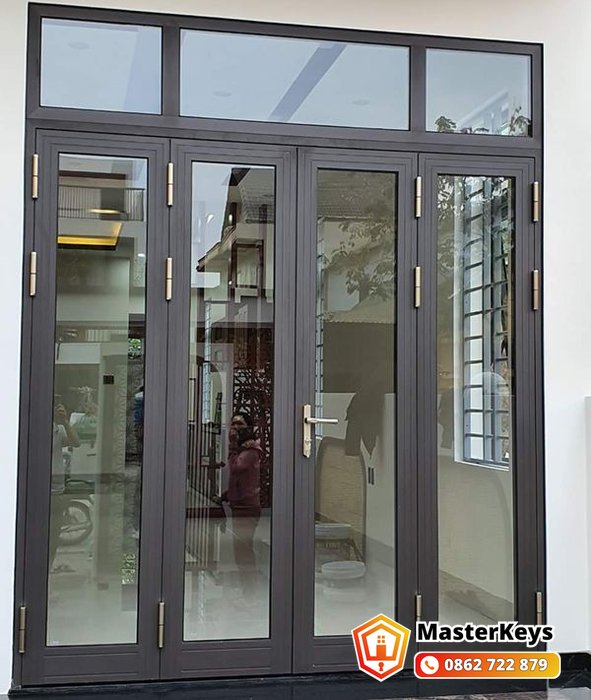 khóa tay gạt cửa đi nhôm Xingfa cần thử đóng mở khi nghiệm thu
