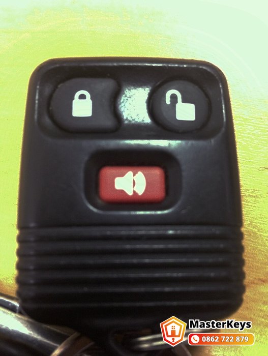 chìa khóa remote ô tô ba nút khóa, mở cửa và báo động