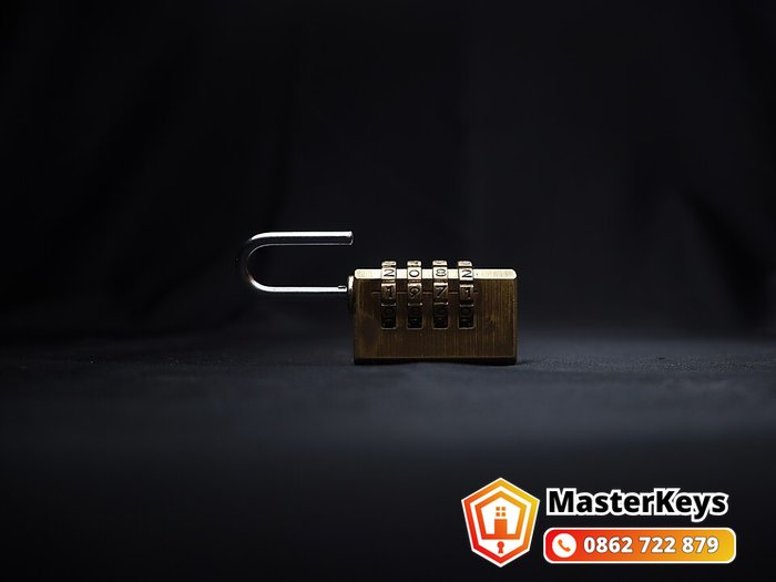 cách mở ổ khóa số khi nhớ mã, càng khóa đã bật ra