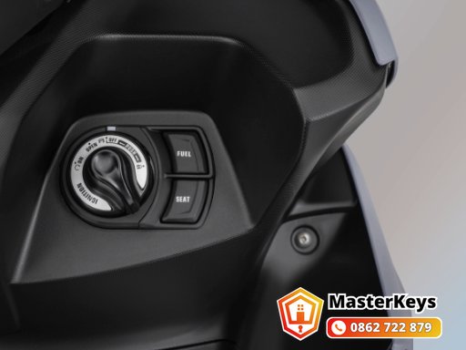 núm xoay smart key NVX cùng nút mở yên và nắp bình xăng